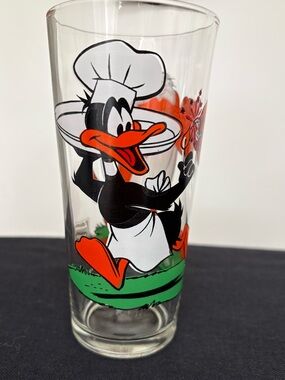 Vintage 1976 Daffy Duck Chef Glass - Pepsi Collection Series